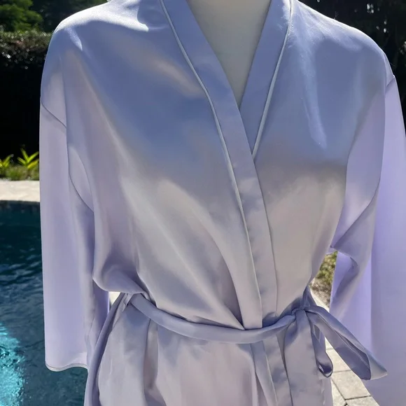 Oscar de la Renta Light Purple Satin Robe - Picture 5 of 15
